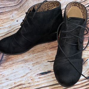 Black Wedge | Spice it Up